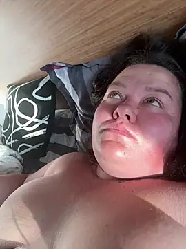 SunnyLeila2101 online show from June 28, 2026, 3:24 am
