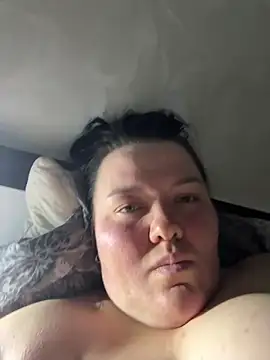 Snapshot of SunnyLeila2101 chatting on March 4, 2026, 7:54 pm SunnyLeila2101 online show from March 4, 2026, 7:54 pm