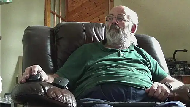 janzer13 online show from October 26, 2025, 2:17 pm