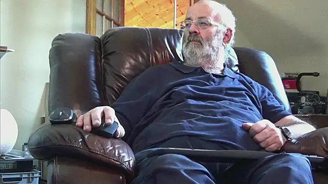 janzer13 online show from November 19, 2025, 2:06 pm