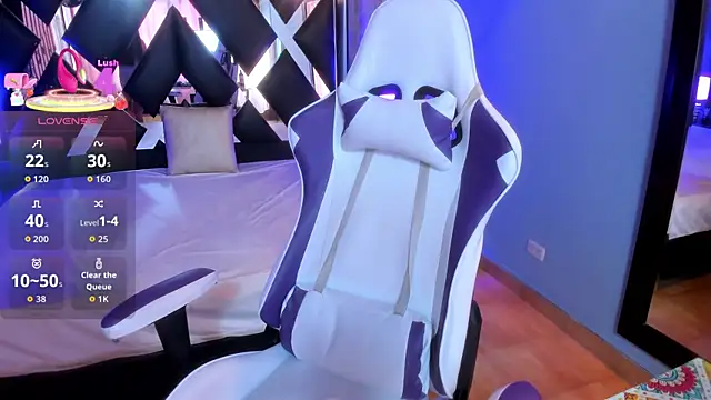 Emma Petiite online show from January 9, 2026, 6:48 pm