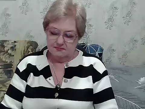 Snapshot of Renata62011 chatting on February 8, 2026, 12:58 pm Renata62011 online show from February 8, 2026, 12:58 pm