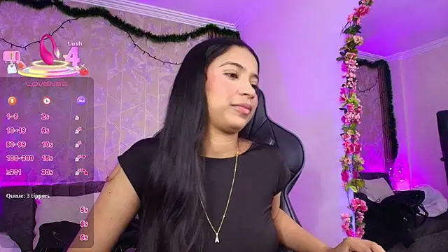 Snapshot of SophiaWalker_1 chatting on November 16, 2025, 10:42 am SophiaWalker 1 online show from November 16, 2025, 10:42 am