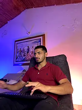 ArturoCardona  online show from November 12, 2025, 1:15 pm