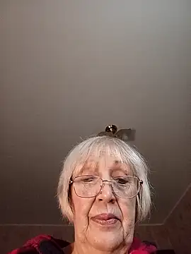 Snapshot of Anatolia5961 chatting on April 14, 2026, 3:28 pm Anatolia5961 online show from April 14, 2026, 3:28 pm