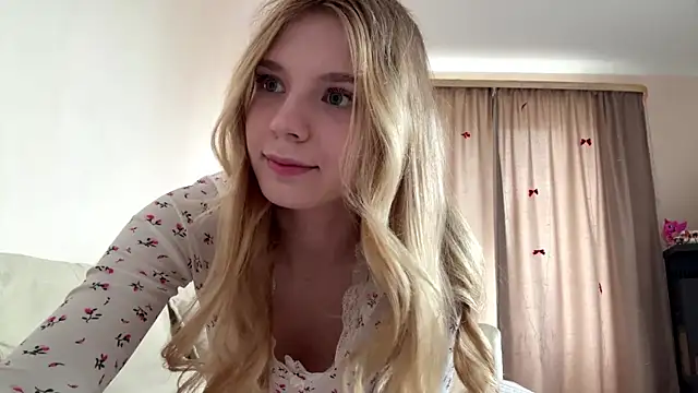 FruityXo online show from April 3, 2026, 11:16 am