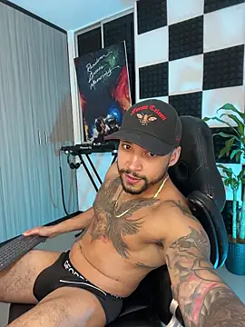 Snapshot of Nikola_Hank chatting on October 15, 2025, 6:33 am Nikola Hank online show from October 15, 2025, 6:33 am