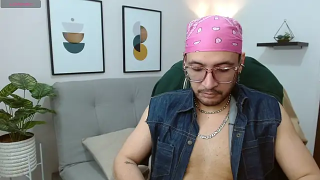 Snapshot of __Damian___ chatting on October 11, 2025, 11:50 pm Damian online show from October 11, 2025, 11:50 pm
