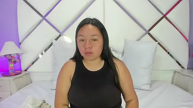 BellaRoux1 online show from December 4, 2025, 12:15 pm