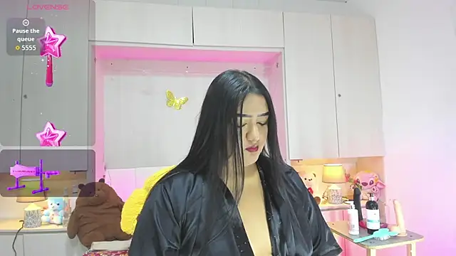 LilyWhitney online show from May 31, 2026, 4:18 am
