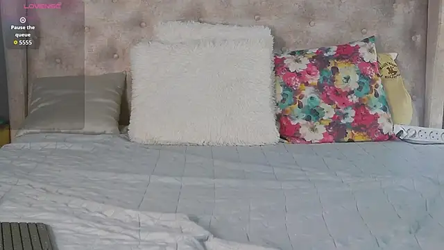 Snapshot of Leah_Brooks chatting on December 16, 2025, 5:44 am Leah Brooks online show from December 16, 2025, 5:44 am