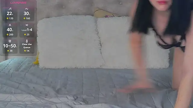 Snapshot of Leah_Brooks chatting on December 18, 2025, 5:12 am Leah Brooks online show from December 18, 2025, 5:12 am