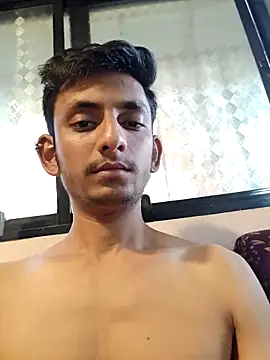 Snapshot of yung_cplz chatting on December 22, 2025, 5:40 am yung cplz online show from December 22, 2025, 5:40 am