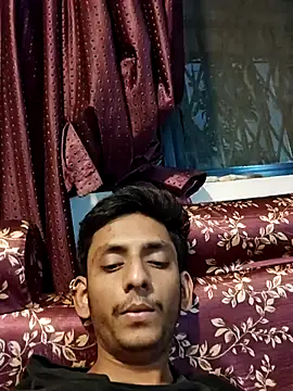 Snapshot of yung_cplz chatting on February 14, 2026, 1:22 pm yung cplz online show from February 14, 2026, 1:22 pm