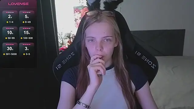 Luna Navy online show from October 26, 2025, 8:59 am