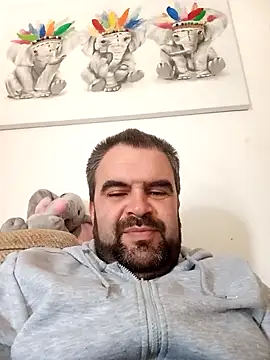 Snapshot of HairypapaK chatting on April 22, 2026, 12:12 pm HairypapaK online show from April 22, 2026, 12:12 pm
