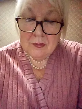 Alexia64231 online show from November 9, 2025, 10:47 pm