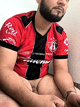 Julians26ne online show from April 2, 2026, 9:32 pm