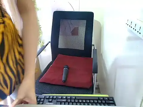 Sexy clever18xx online show from April 15, 2026, 3:12 am