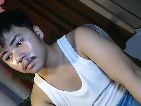 hot emman online show from June 11, 2026, 2:53 am