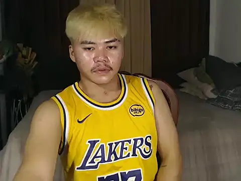 hot emman online show from April 13, 2026, 12:42 pm