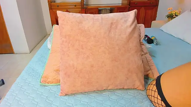 Tatihornyy online show from October 25, 2025, 11:31 am