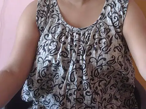 Snapshot of itsabika chatting on April 12, 2026, 8:28 am itsabika online show from April 12, 2026, 8:28 am