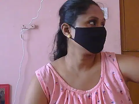 Snapshot of itsabika chatting on April 15, 2026, 6:52 am itsabika online show from April 15, 2026, 6:52 am