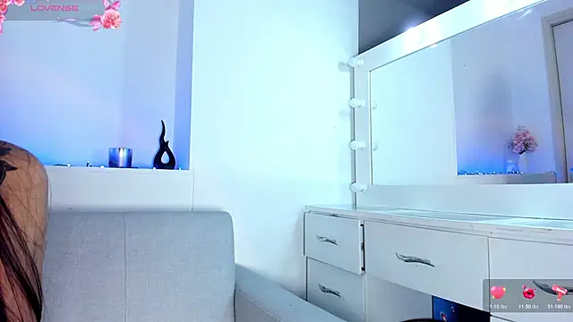 Snapshot of Alykass chatting on November 28, 2025, 10:10 pm Alykass online show from November 28, 2025, 10:10 pm