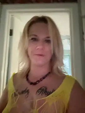 Snapshot of RhondaRump chatting on September 18, 2025, 1:14 pm RhondaRump online show from September 18, 2025, 1:14 pm