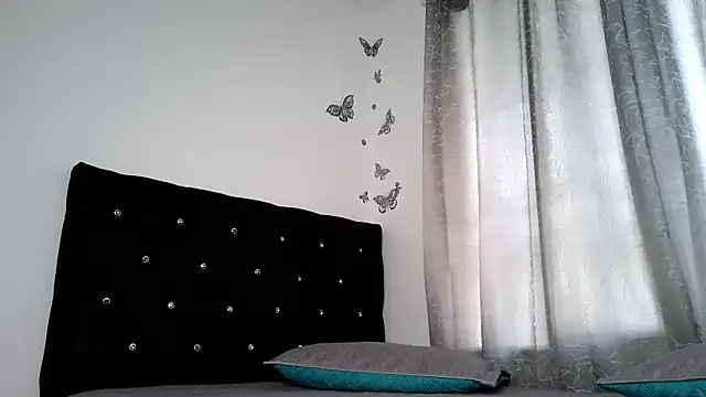 Snapshot of abella-lemus chatting on December 15, 2025, 4:35 pm abella-lemus online show from December 15, 2025, 4:35 pm