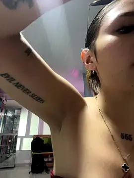 Snapshot of AriaBliss- chatting on September 20, 2025, 3:11 am AriaBliss- online show from September 20, 2025, 3:11 am