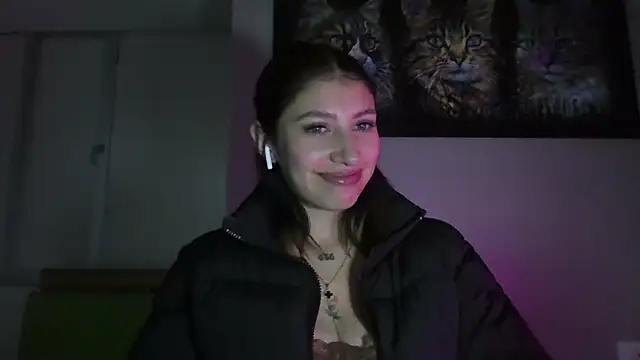 Snapshot of AriaBliss- chatting on September 25, 2025, 3:23 am AriaBliss- online show from September 25, 2025, 3:23 am