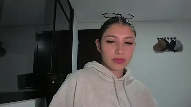 AriaBliss- online show from November 10, 2025, 5:12 am