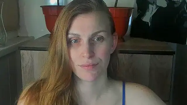 JuliaMuuun online show from May 26, 2026, 7:23 pm