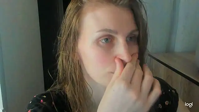 JuliaMuuun online show from June 15, 2026, 9:58 pm