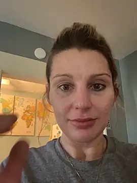 Snapshot of BaddieBossXX2 chatting on November 17, 2025, 7:29 pm BaddieBossXX2 online show from November 17, 2025, 7:29 pm