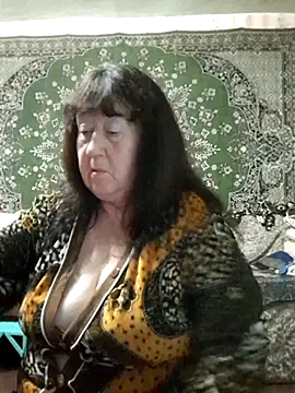 CrystalLime6411 online show from November 29, 2025, 5:02 pm