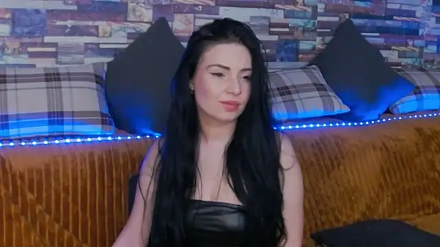 GrayLunna online show from December 16, 2025, 5:22 am