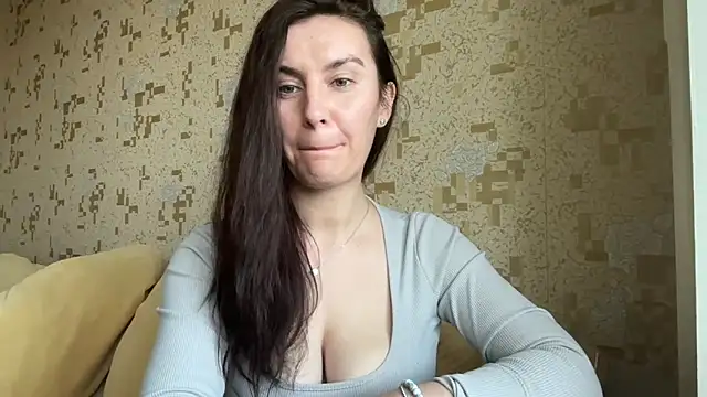 Snapshot of KatalinaQE chatting on March 2, 2026, 7:15 am KatalinaQE online show from March 2, 2026, 7:15 am