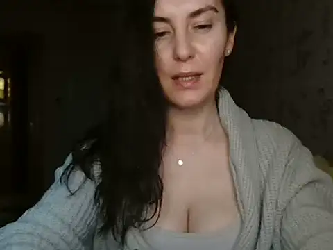 Snapshot of KatalinaQE chatting on October 22, 2025, 4:45 am KatalinaQE online show from October 22, 2025, 4:45 am