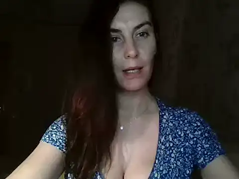 Snapshot of KatalinaQE chatting on November 17, 2025, 5:39 pm KatalinaQE online show from November 17, 2025, 5:39 pm