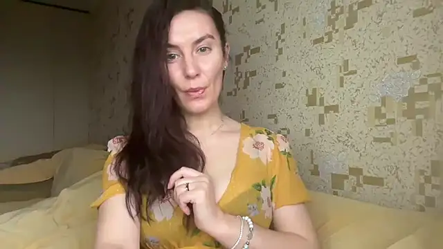 Snapshot of KatalinaQE chatting on February 14, 2026, 8:58 am KatalinaQE online show from February 14, 2026, 8:58 am