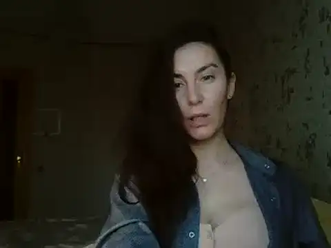 Snapshot of KatalinaQE chatting on November 8, 2025, 10:30 am KatalinaQE online show from November 8, 2025, 10:30 am