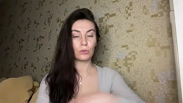 Snapshot of KatalinaQE chatting on February 2, 2026, 4:55 am KatalinaQE online show from February 2, 2026, 4:55 am