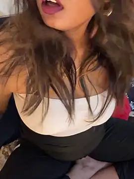 sexy-sukriti online show from March 23, 2026, 2:28 pm