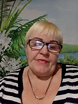 VioletSweet5566 online show from December 19, 2025, 12:40 pm