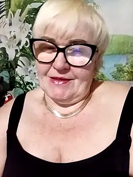 VioletSweet5566 online show from May 12, 2026, 7:31 pm