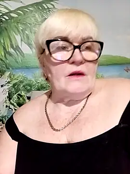 VioletSweet5566 online show from April 1, 2026, 6:05 pm