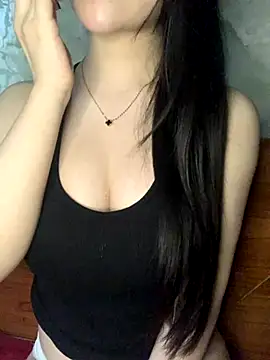 Lyly11 online show from November 8, 2025, 7:34 am